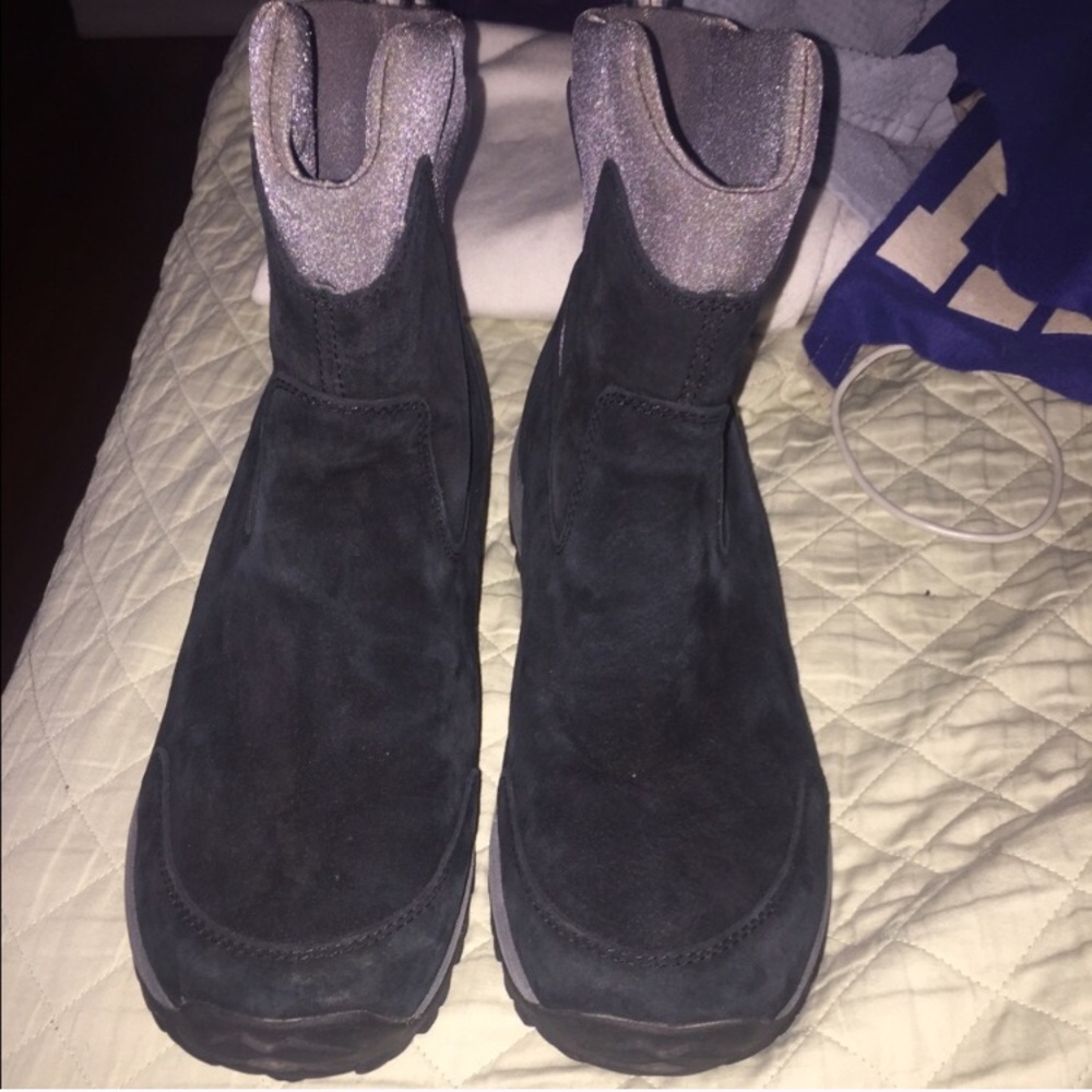 Merrell waterproof boots size 9